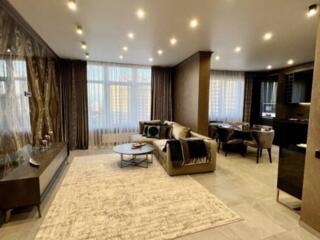 В продаже 3-комнатная квартира в Аркадии. Боковой вид моря. Общая ...