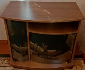 Продаю тумбу с зеркальными дверцами — 450 ₽