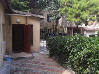 2-комнатная, 1 этаж, 60 кв. м., центр ул. Греческая