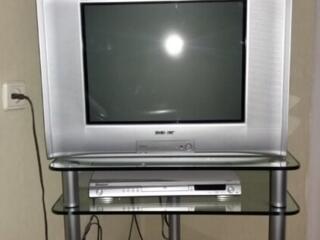 Телевизор Sony Trinitron Wega + DVD Pioneer + Стол-подставка.