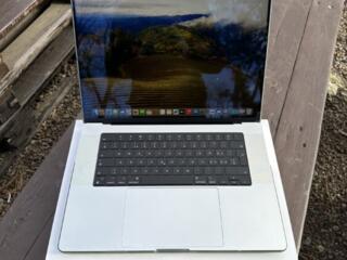 Новый MacBook Pro 16 16/512 куплен в Швейцарии, есть чек