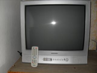 Телевизор Toshiba, ДВД плеер BBK и Yamaha