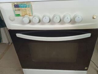 Продаю 4х конфорочные газплиты