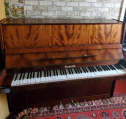 Продам пианино "Владимир"