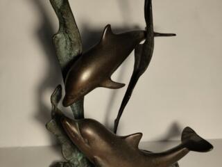 Бронзовая статуэтка "2 дельфина в водорослях"