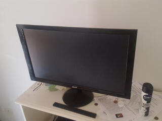 Acer 23" LCD TV -1000 lei, TCL 32" LCD TV - 1100 lei.