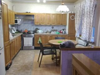 Очаровательный особняк ждет своего хозяина.