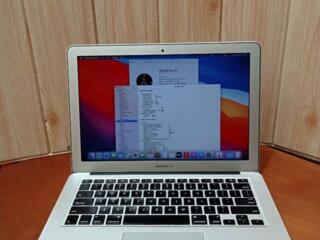 Macbook Air 13 (2017) 8/128 идеальное состояние