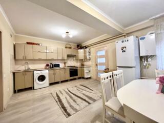 Se vinde apartament cu 2 camere + living, amplasat în sectorul Centru 