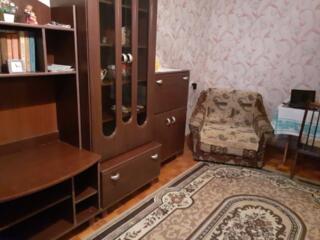 Сдается 2-ком квартира с ремонтом на долгий срок.