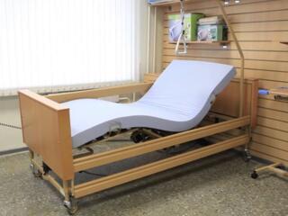 Arenda медицинских функциональных кроватей с матрасом.
А также ходунки, стул