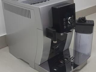 Кофемашина Delonghi с функцией капучино.