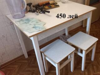 Стол кухонный с 2 табуретками б. у. в хорошем состоянии 450 лей