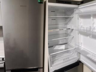 Продам холодильник Samsung состояние идеальное