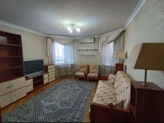 Сдается 2х комнатная квартира, в центре Кишинева!