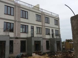 В продаже коттедж, закрытая охраняемая территория. 1 сотка земли, 3 ..