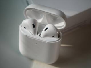 Продам AirPods 2nd Generation ОРИГИНАЛ