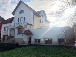 Продам современный дом на Шишкина. Общая площадь 561 кв.м. 14 соток ..