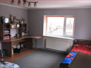 Продам два дома на участке в 10.2 сотки в тихом районе с. Усатово! На 