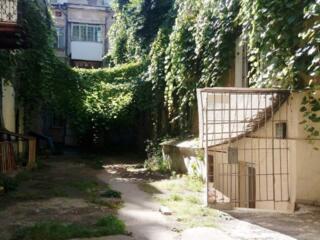 Продам две комнаты в коммуне 12,5 м и 27 м в самом центре Одессы на ..