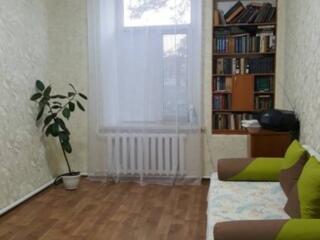 Продам 2-х комнатную квартиру на улице Серова с ремонтом. Большая ...