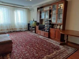 Продам 3-х контактную квартиру на Сахарова. Общая площадь – 104 м2 с .
