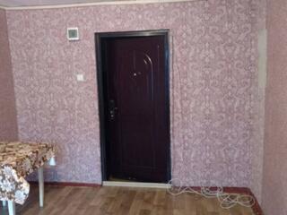 Продаётся комната в коммуне на Крымском бульваре. Общая площадь 13,5 .