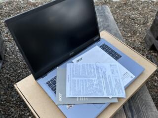 Новый ноутбук Acer Extenca куплен в хайтеке пару масяцев назад