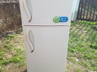 Холодильник lg nou frost 1'70см. Возможна доставка.