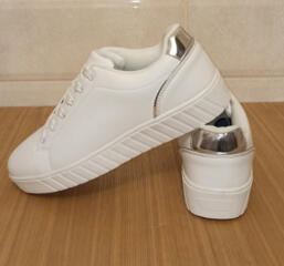 Белые кроссовки, женские 42 размер, новые