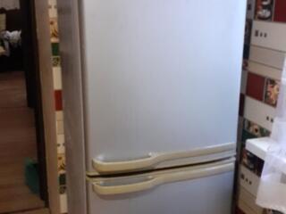 Продам нерабочий двухкамерный холодильник