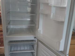 Продам холодильник 150$