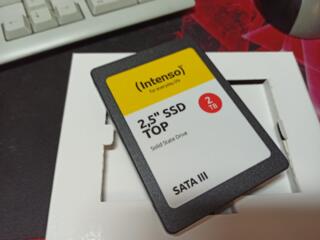 SSD 2TB новый 2.5"