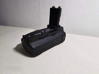 Продам Батарейную ручку на Canon 7D