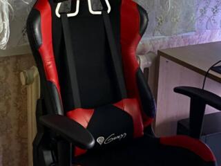 Продам игровое кресло Genesis NITRO 550 (Red/Black)!