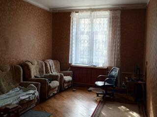 2-комнатная квартира возле сквера Космонавтов