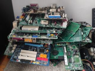 Cumpar placi vechi de la calculatoare si alta tehnica