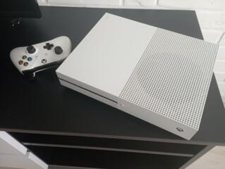 Продам Xbox One S