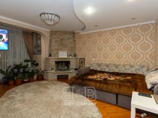 Se vinde ! Apartament amplasat în sectorul Buiucani, str.Alba Iulia  .