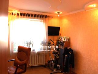 Продається 2-кімнатна квартира в Одесі.