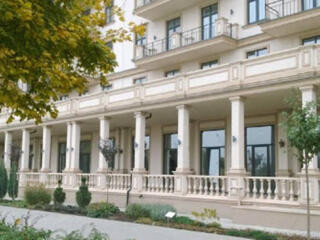 В продаже большое помещение . Которое выходит на красную линию в ...