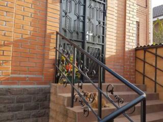 Два дома по цене одного. В большом доме можно жить постоянно, ...