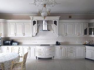 В продаже шикарная квартира с прекрасным видом на море и парк. Общей .