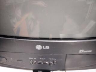Идеальный телевизор для гаража и дачи!!!