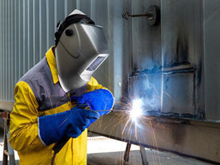 ТРЕБУЮТСЯ СВАРЩИКИ (можно без опыта работы)