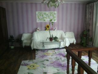 Продам дом на Фонтане. 2 этажа, 3 комнаты, кухня студия, 2 снузла, ...