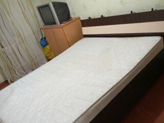 Продается двухспальная кровать 160/200