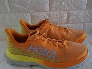 Продам кроссовки HOKA, размер 30.