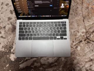 MacBook Air M1 8/128 gb