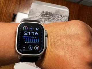 Apple Watch Ultra 49 mm.